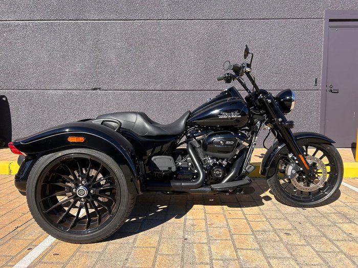 2025 Harley-Davidson Freewheeler 114 (FLRT) Freewheeler Black