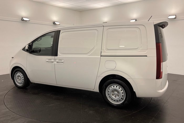 2021 Hyundai STARIA LOAD