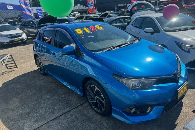 2016 TOYOTA COROLLA
