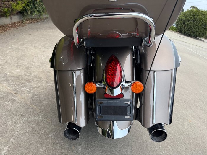 2018 Indian ROADMASTER STEEL GRY THR BLK Gold