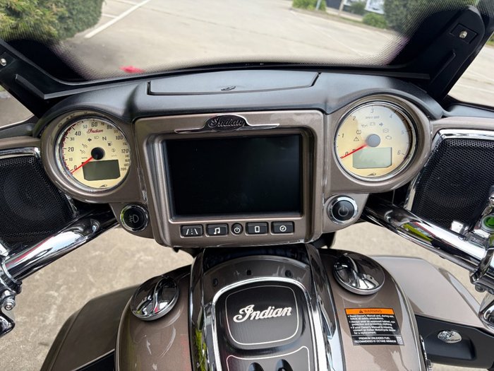 2018 Indian ROADMASTER STEEL GRY THR BLK Gold