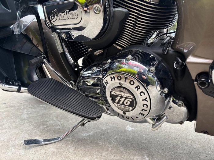 2018 Indian ROADMASTER STEEL GRY THR BLK Gold
