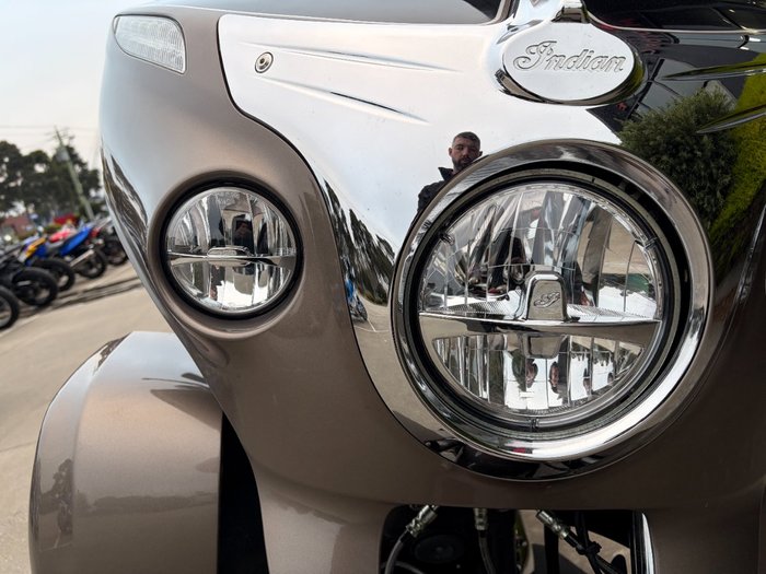 2018 Indian ROADMASTER STEEL GRY THR BLK Gold