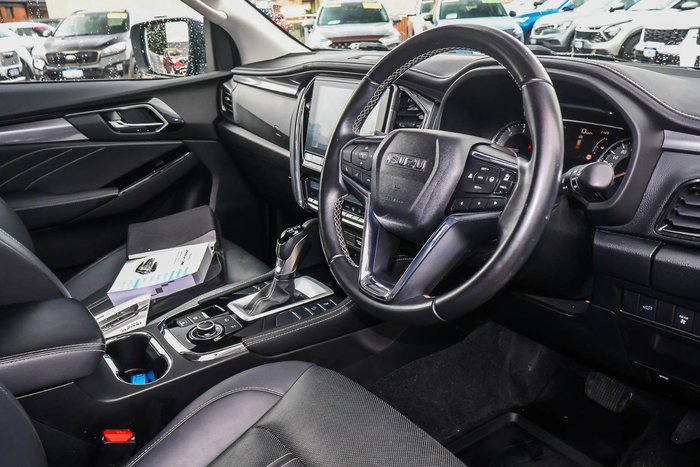 2022 Isuzu MU-X LS-T