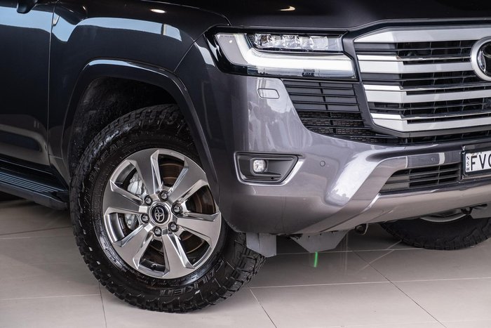 2025 Toyota Landcruiser VX