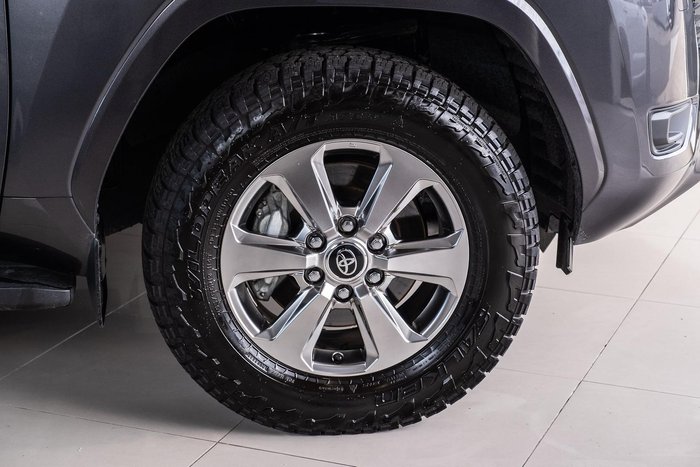 2025 Toyota Landcruiser VX