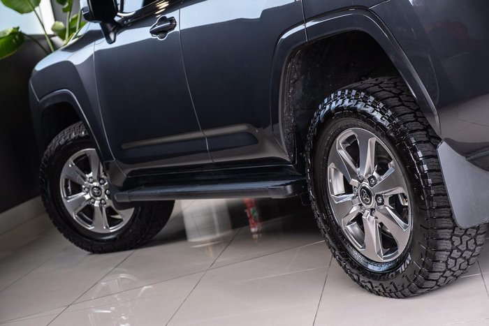 2025 Toyota Landcruiser VX