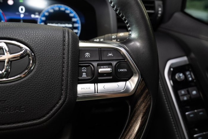 2025 Toyota Landcruiser VX