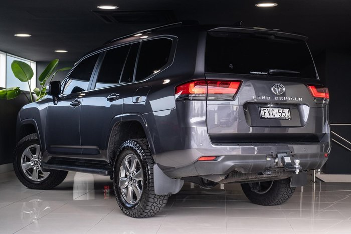 2025 Toyota Landcruiser VX