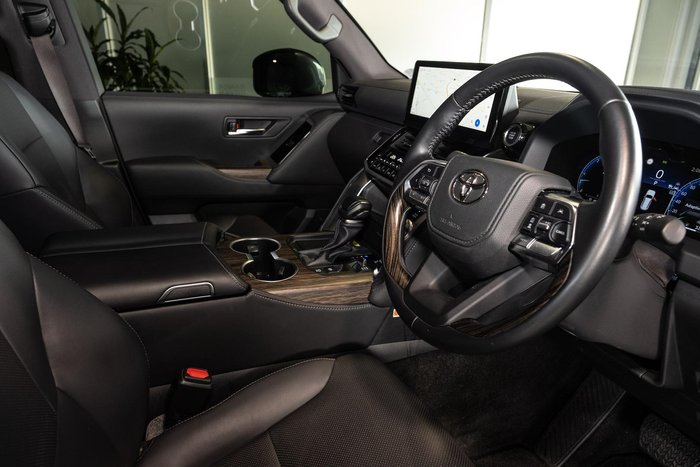 2025 Toyota Landcruiser VX