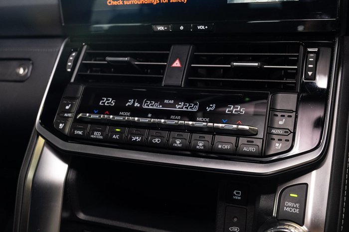 2025 Toyota Landcruiser VX