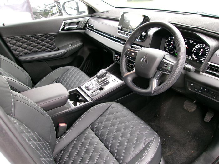 2023 Mitsubishi Outlander PHEV Exceed