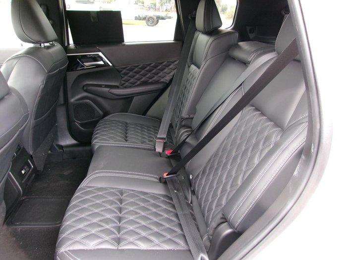 2023 Mitsubishi Outlander PHEV Exceed