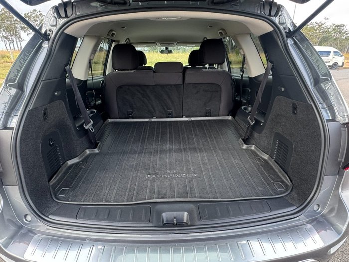 2019 Nissan Pathfinder ST