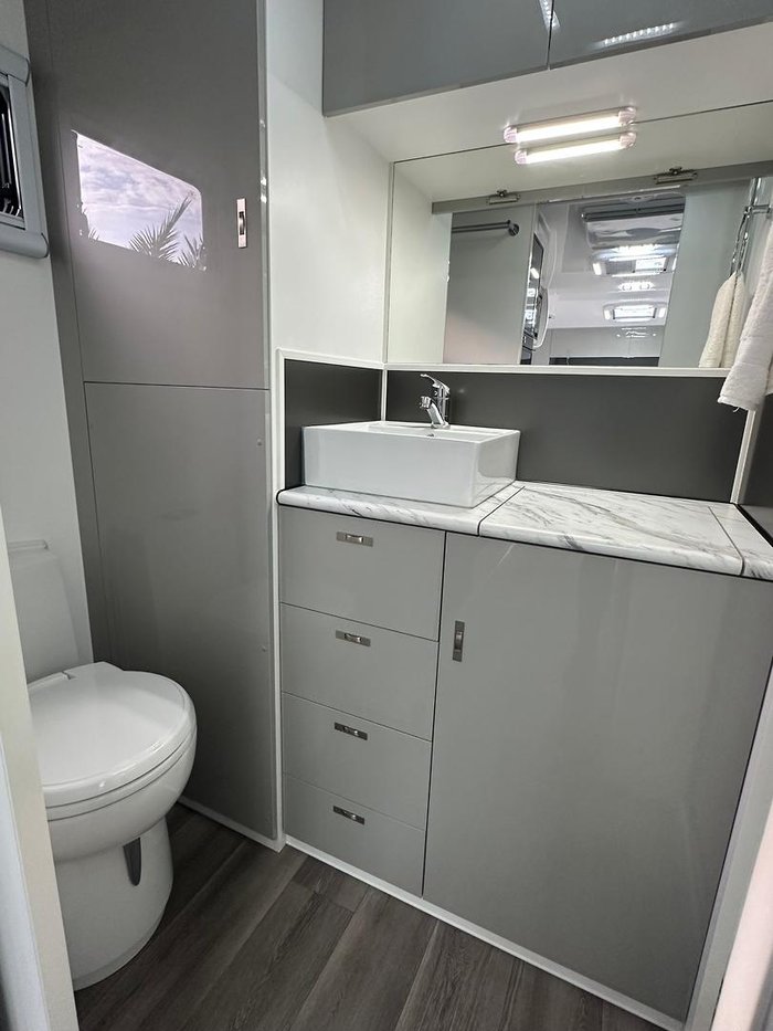 2025 Red Centre Newell Plus 186 Type B (was $114,990 now $94,990)