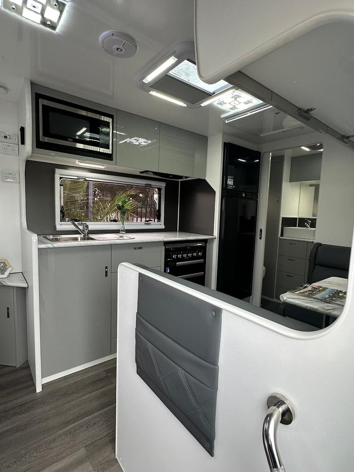 2025 Red Centre Newell Plus 186 Type B (was $114,990 now $94,990)