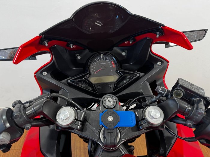 2015 Honda CBR300R RED