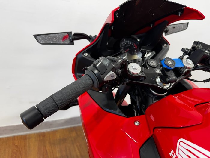 2015 Honda CBR300R RED