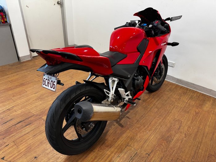 2015 Honda CBR300R RED