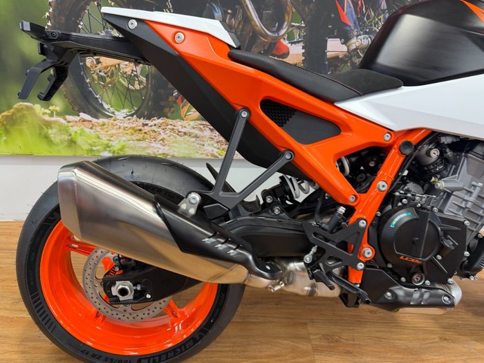 2026 Ktm 990 DUKE WHITE