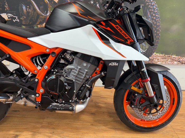 2026 Ktm 990 DUKE WHITE
