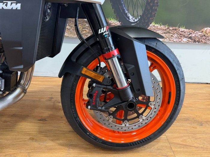 2026 Ktm 990 DUKE WHITE