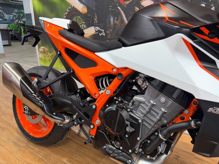 2026 Ktm 990 DUKE WHITE