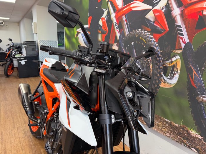 2026 Ktm 990 DUKE WHITE