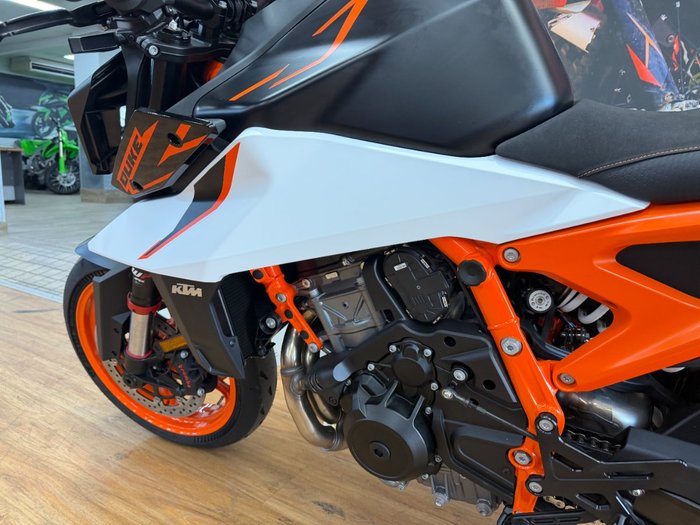 2026 Ktm 990 DUKE WHITE