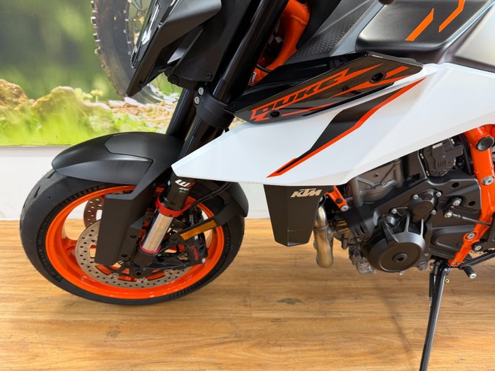 2026 Ktm 990 DUKE WHITE