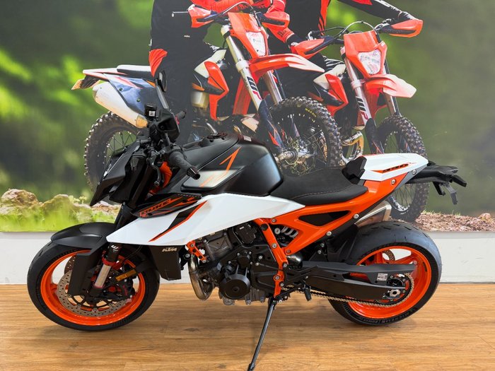 2026 Ktm 990 DUKE WHITE