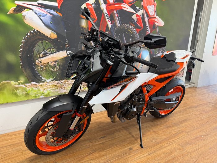 2026 Ktm 990 DUKE WHITE