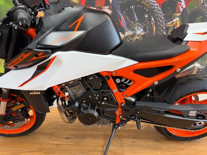 2026 Ktm 990 DUKE WHITE