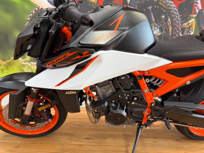 2026 Ktm 990 DUKE WHITE