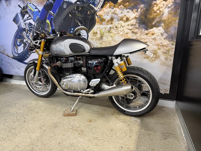 2017 Triumph THRUXTON R SLIVER