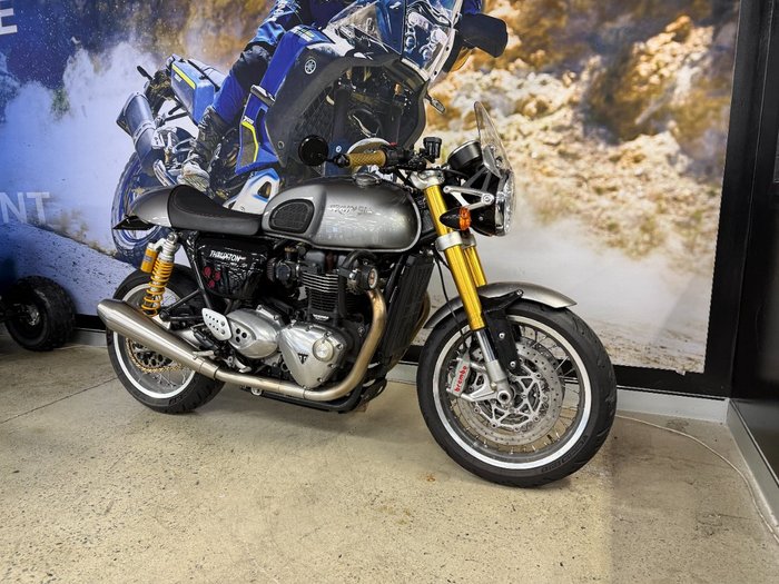 2017 Triumph THRUXTON R SLIVER