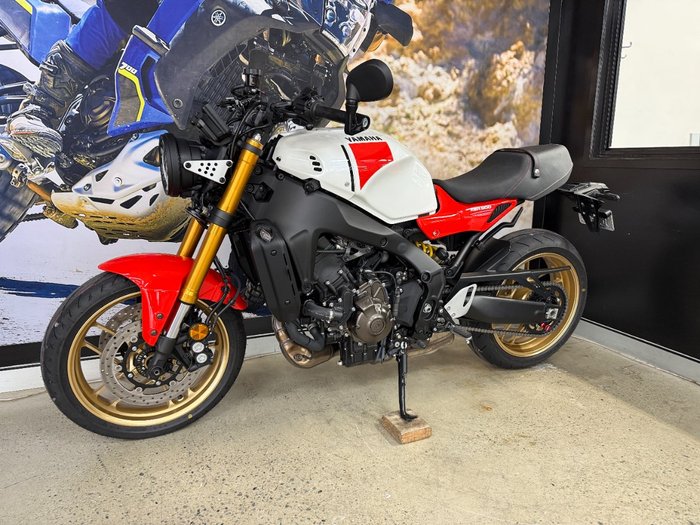 2025 Yamaha XSR900 (MTM890A) WHITE
