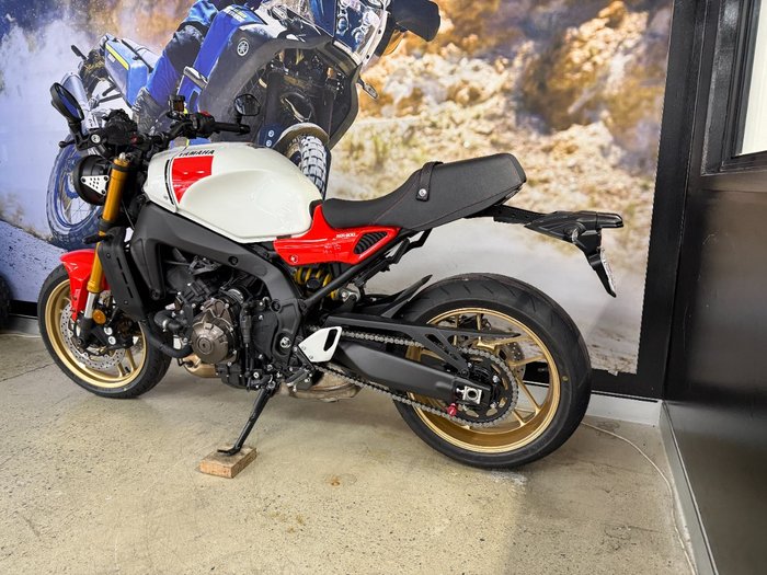 2025 Yamaha XSR900 (MTM890A) WHITE
