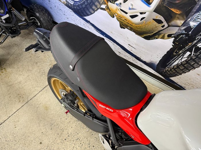 2025 Yamaha XSR900 (MTM890A) WHITE