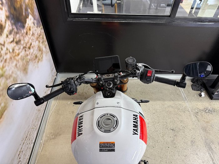 2025 Yamaha XSR900 (MTM890A) WHITE