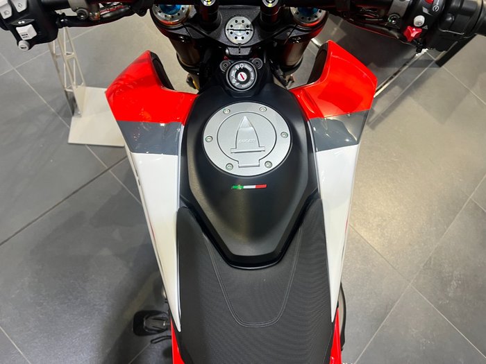 2025 Ducati HYPERMOTARD 950 SP