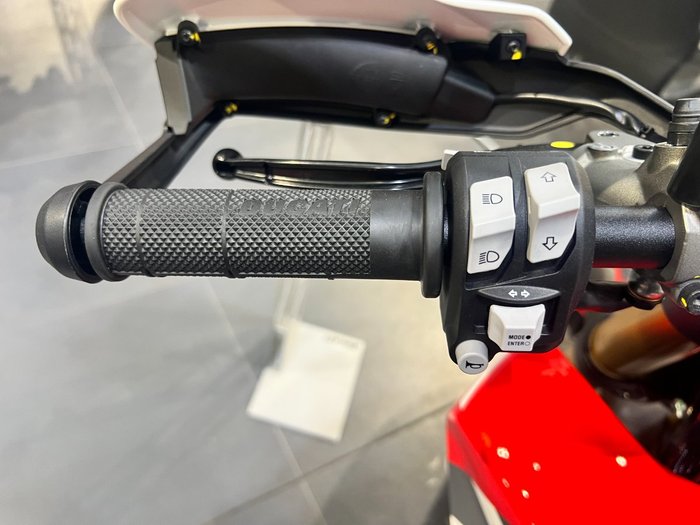 2025 Ducati HYPERMOTARD 950 SP