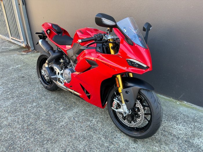 2026 Ducati PANIGALE V2 S