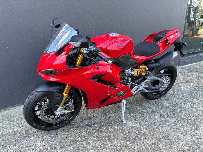 2026 Ducati PANIGALE V2 S