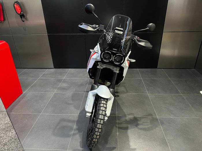 2025 Ducati DESERTX WHITE