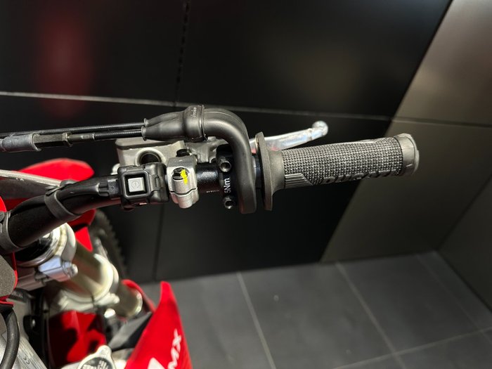 2026 Ducati DESMO 450 MX RED