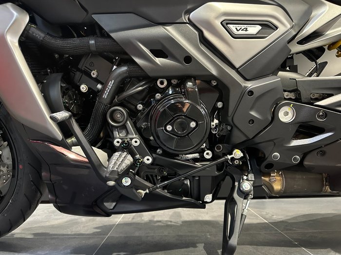 2026 Ducati XDIAVEL V4 RED