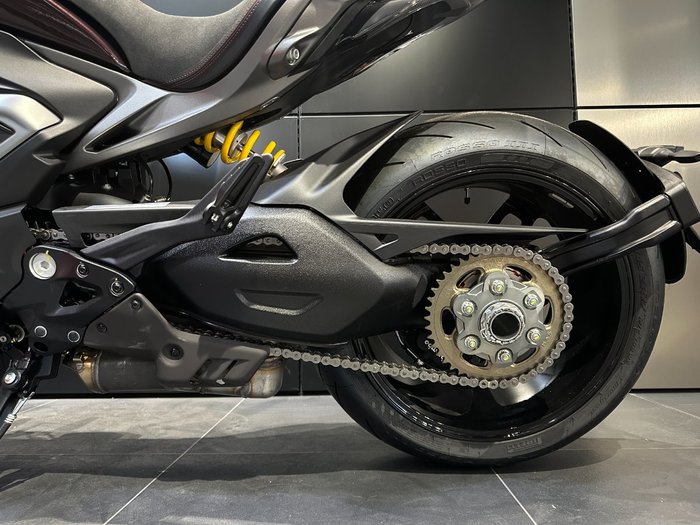 2026 Ducati XDIAVEL V4 RED