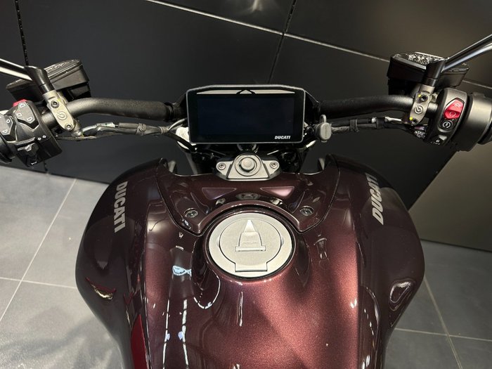 2026 Ducati XDIAVEL V4 RED