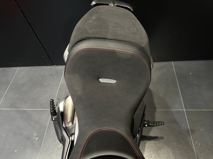 2026 Ducati XDIAVEL V4 RED